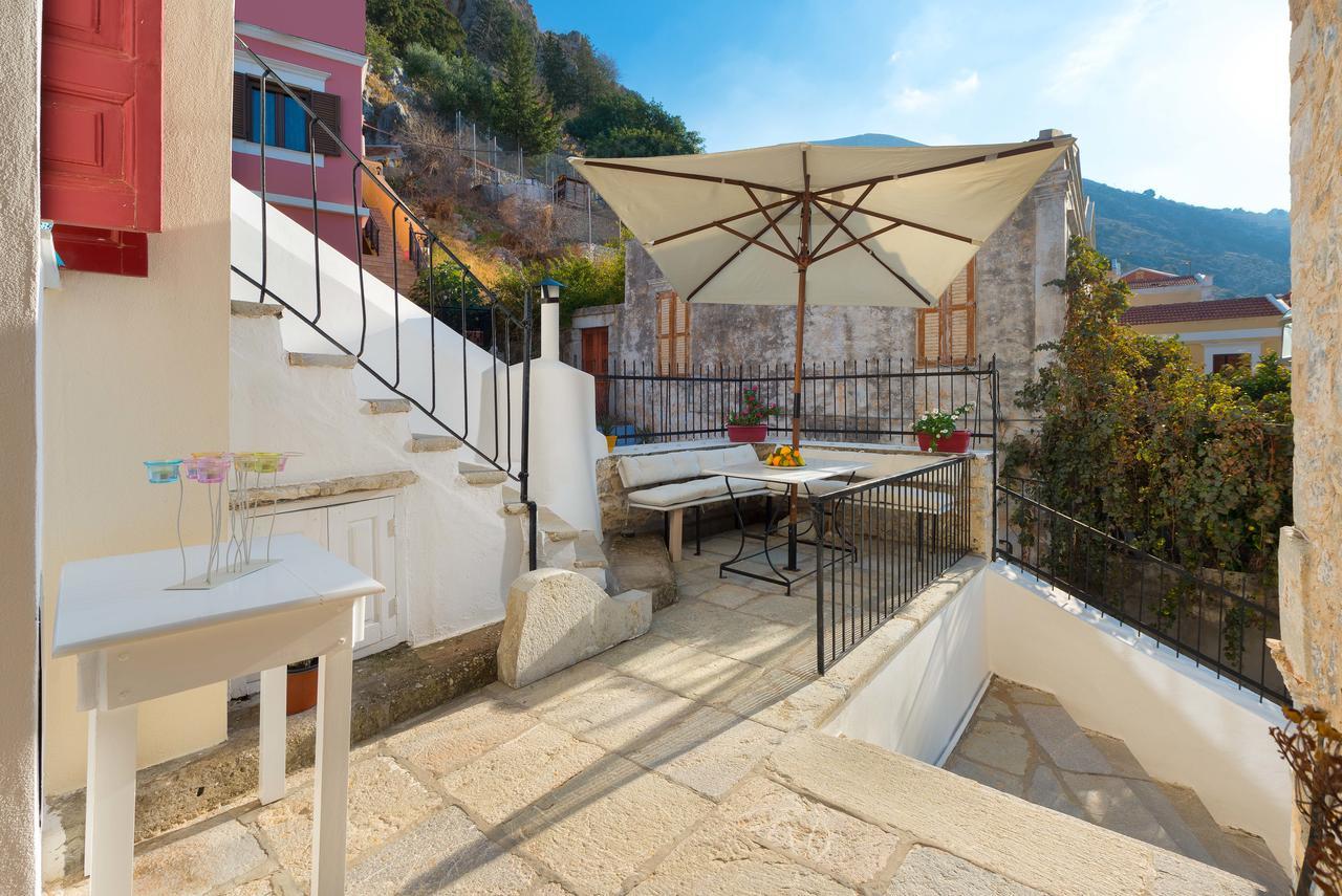 Castello Venetsiana Apartment Đảo Sými Ngoại thất bức ảnh