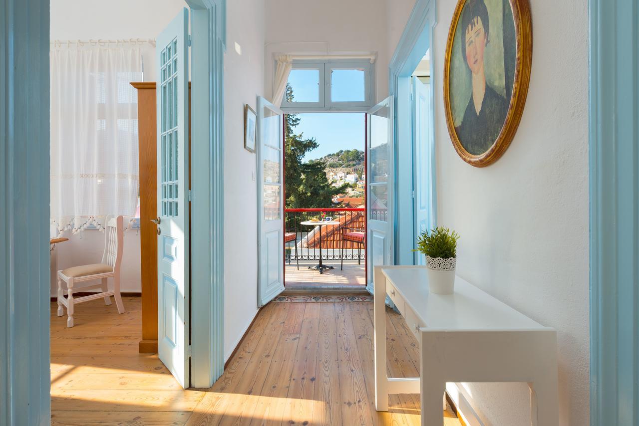 Castello Venetsiana Apartment Đảo Sými Ngoại thất bức ảnh