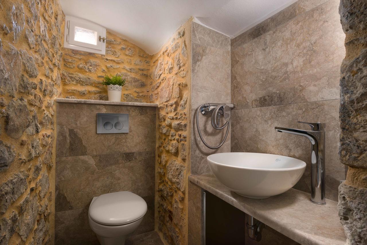 Castello Venetsiana Apartment Đảo Sými Ngoại thất bức ảnh